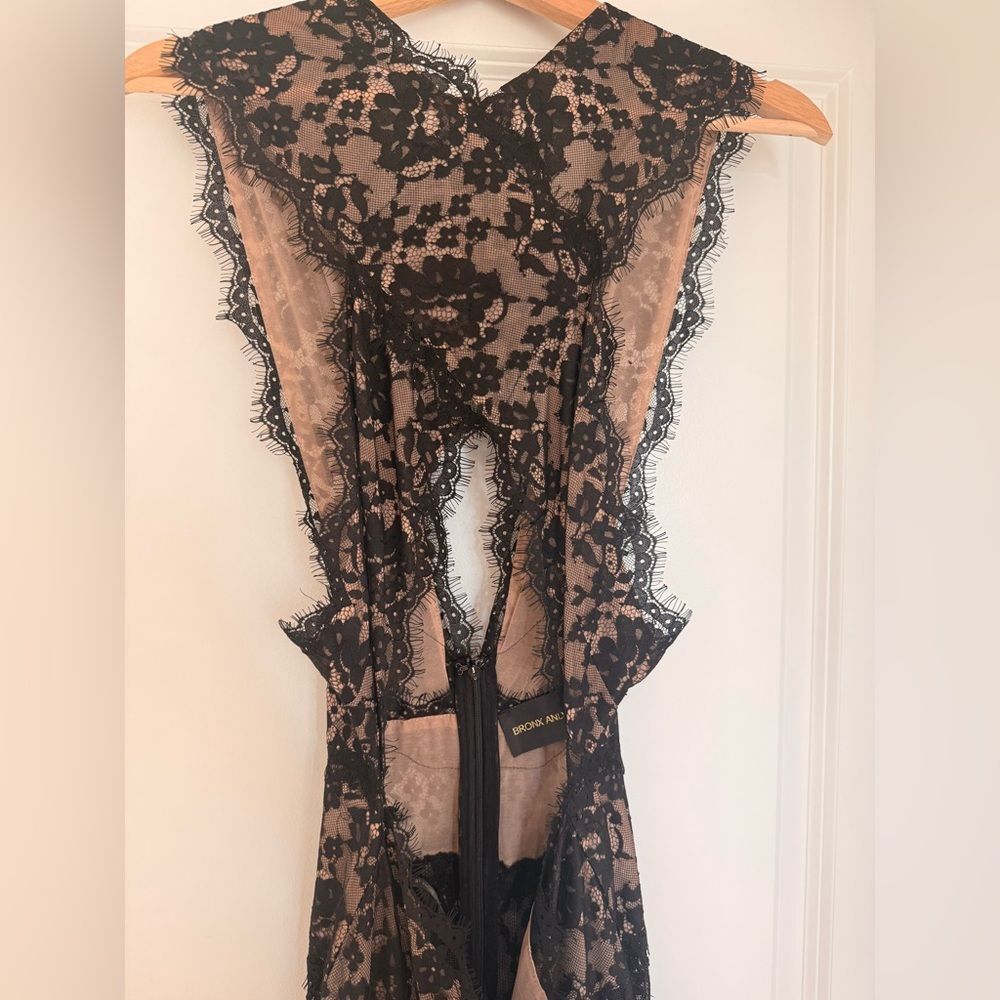 NWOT BRONX AND BANCO Naia Chic Black Lace Sheer Cutout Gown - Picture 8 of 12